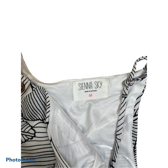 Sienna Sky black and white midi sundress spaghetti strap button size Medium - Picture 4 of 5